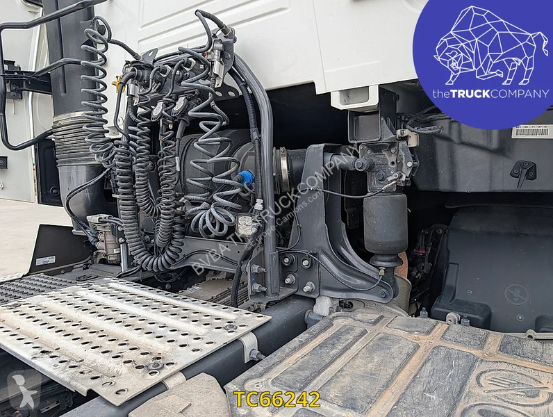 جرار Renault T 520