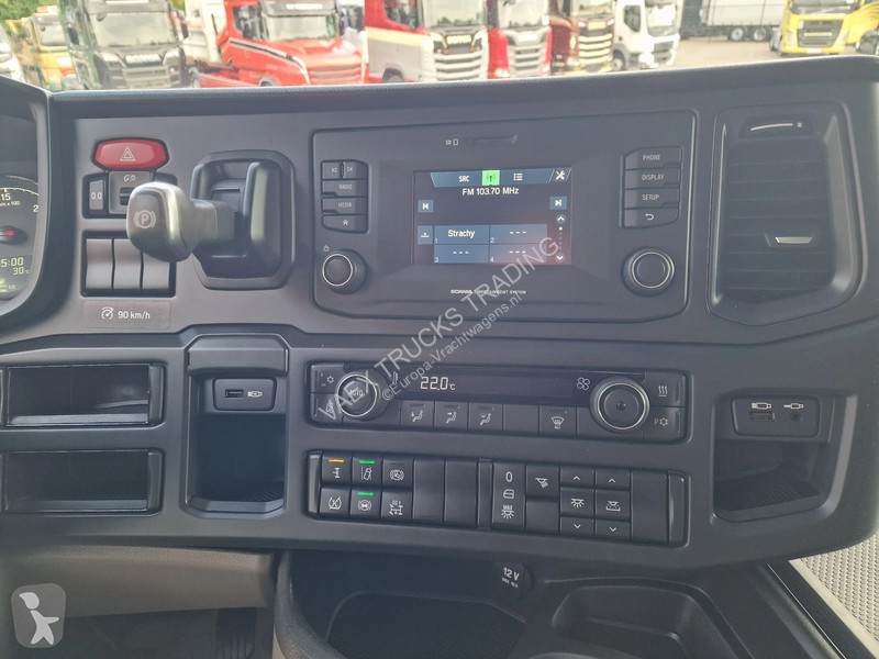 جرار Scania 460 4X2 - steel / air - retarder -...