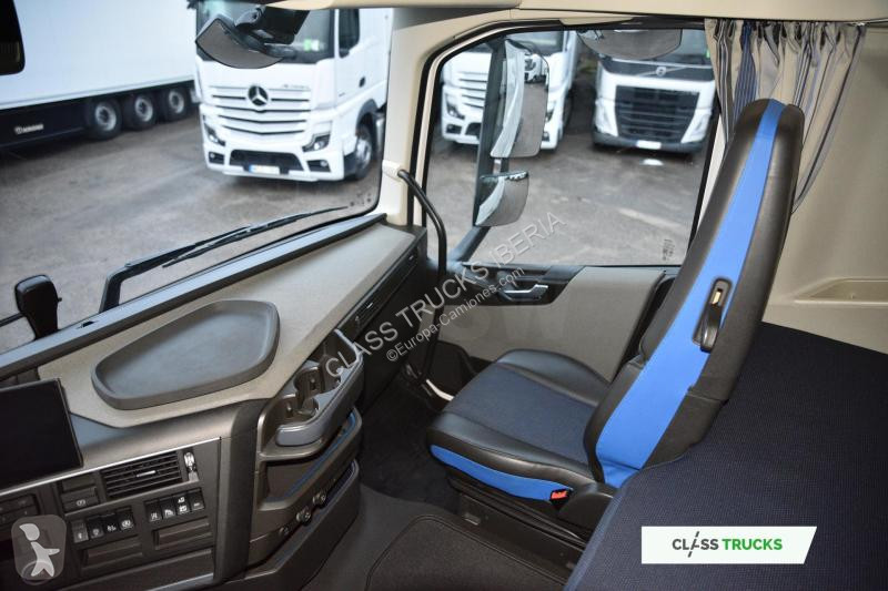 جرار Volvo 500 Globetrotter XL