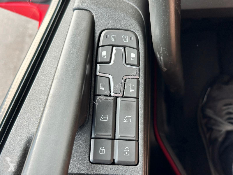 جرار Volvo 500 4x2 LL Hubsattel