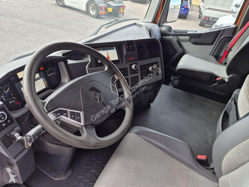 جرار Renault 460