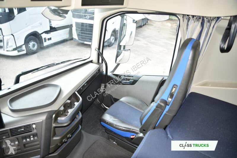 جرار Volvo 500 Globetrotter XL Retarder...