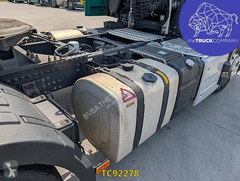 جرار Volvo 500