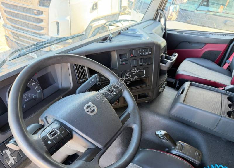 جرار Volvo