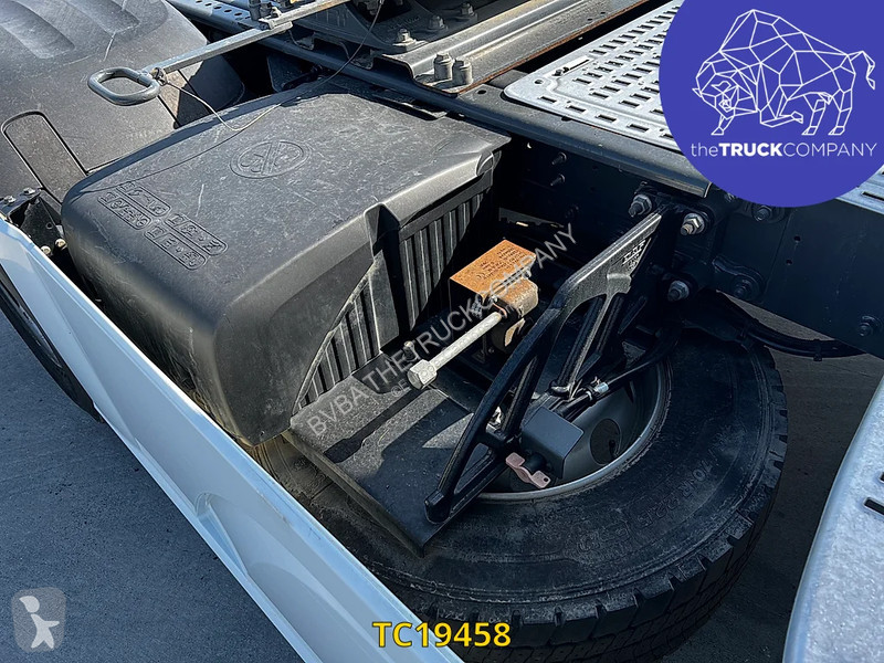جرار DAF 530