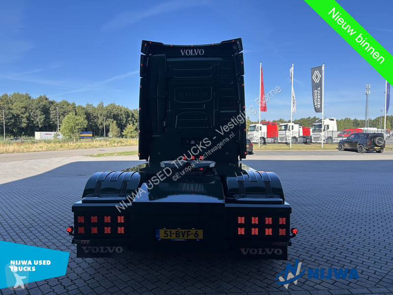 جرار Volvo 500 TC 4x2 Showtruck + I-Park