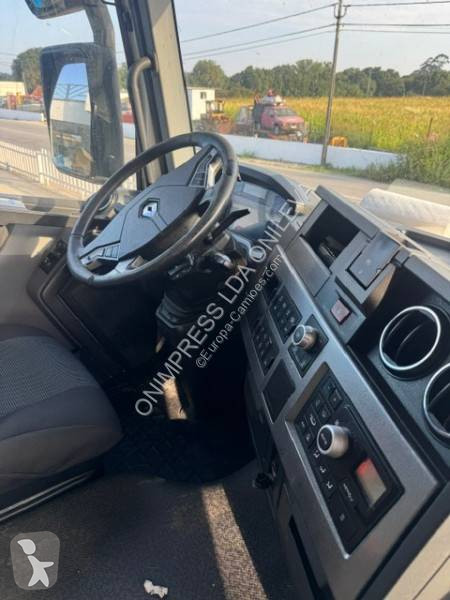 جرار Renault