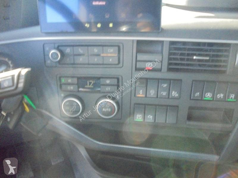 جرار Volvo