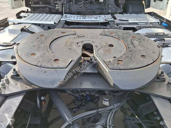 جرار Volvo