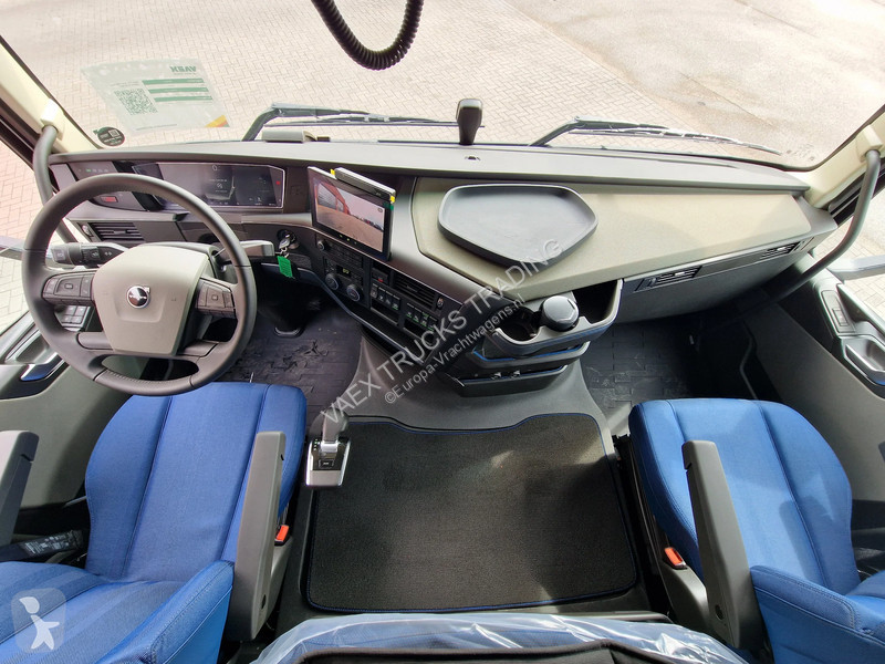 جرار Volvo 13540 Aero Globetrotter XL 4x2 - New...