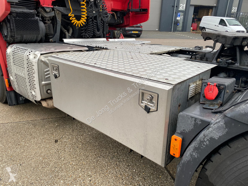 جرار Iveco 460 / Retarder / Automatic / TÜV...