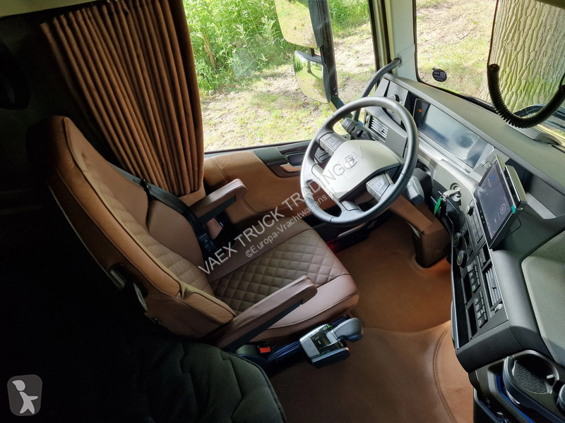 Trekker Volvo FH 500 Aero Globetrotter XL 4x2 -...