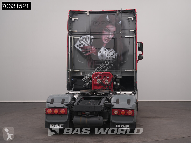 Cabeza tractora DAF + 530 + 4X2 Special!...