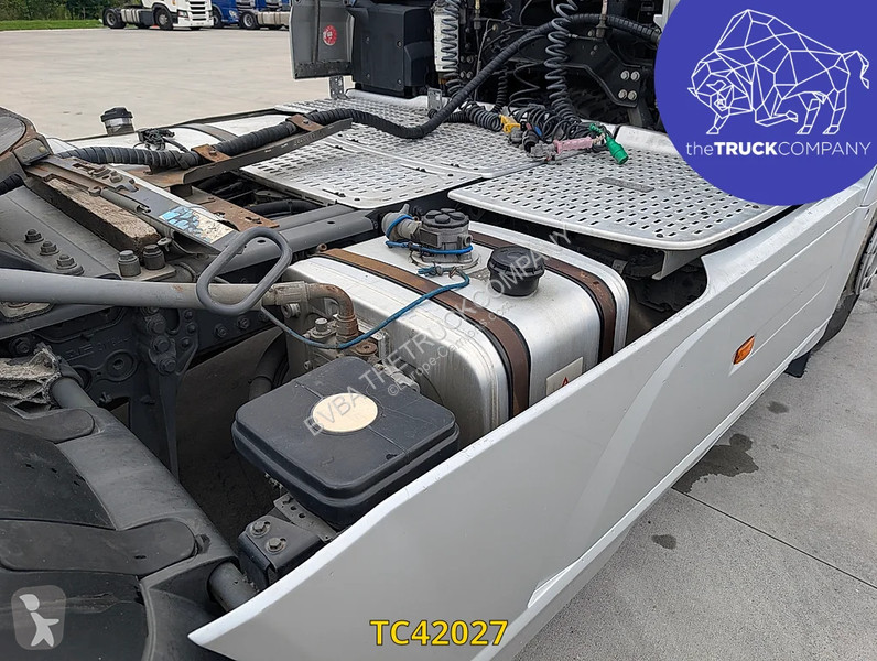 Nyergesvontató DAF 530