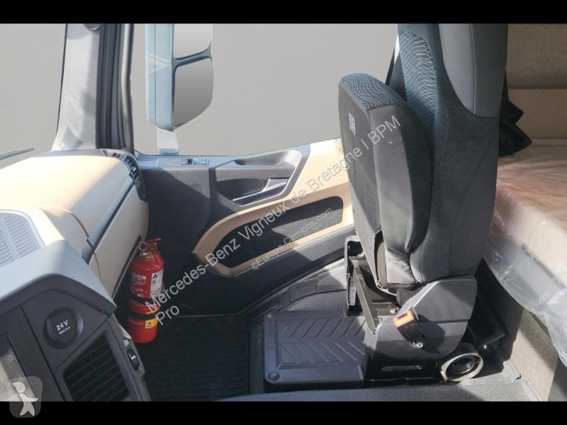 Cabeza tractora Mercedes II 1842 StreamSpace...