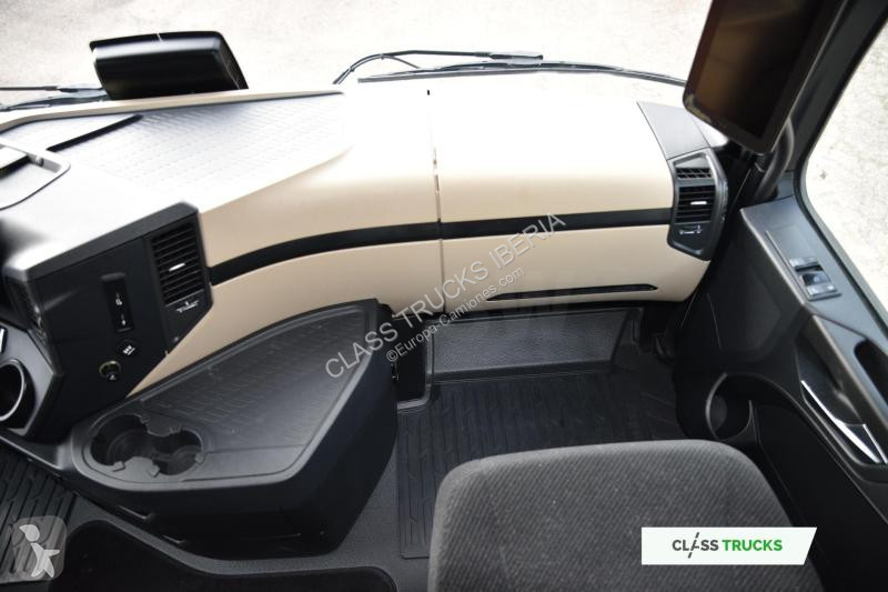 Tahač Mercedes 5 1845 BigSpace MirrorCam