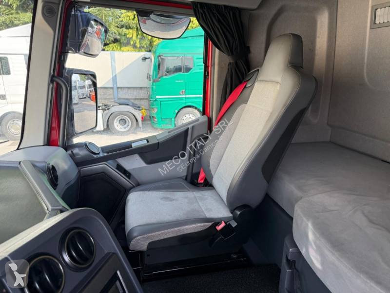 Cabeza tractora Renault 460