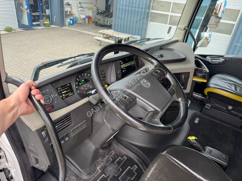 Cabeza tractora Volvo 750 6x2 Retarder Globe XL