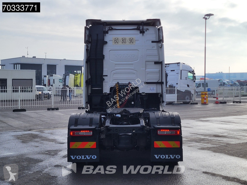 Tahač Volvo 500  4X2 Hydraulic Navi