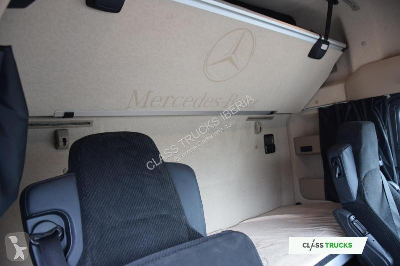 Cabeza tractora Mercedes 1845