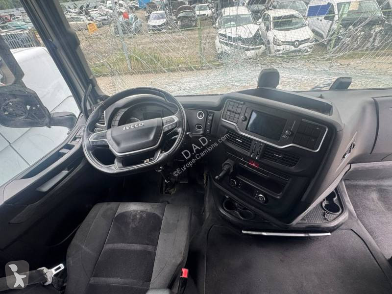 Tahač Iveco 460