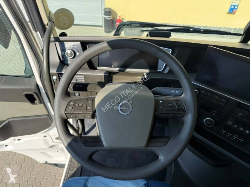Tahač Volvo 500