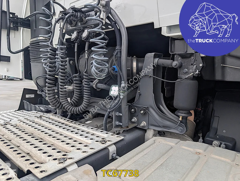 Cap tractor Renault T 480