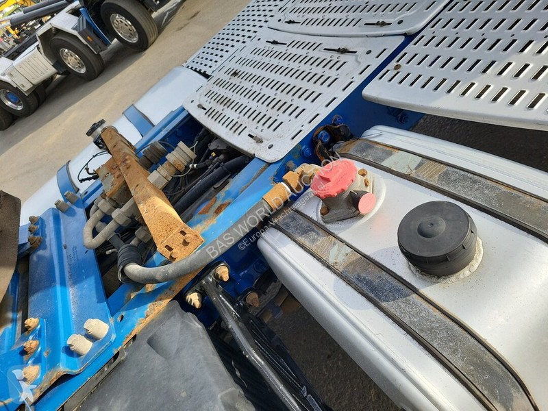 Nyergesvontató DAF 530
