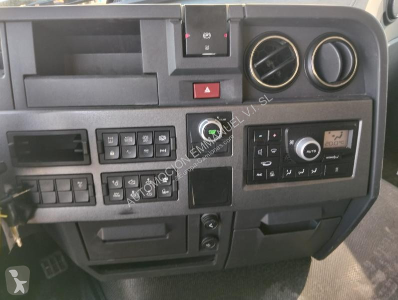 Tractor Renault 460 XROAD TSeries