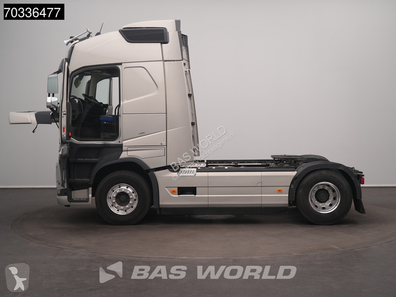Cap tractor Volvo 500  4X2 ADR 2x Tanks...