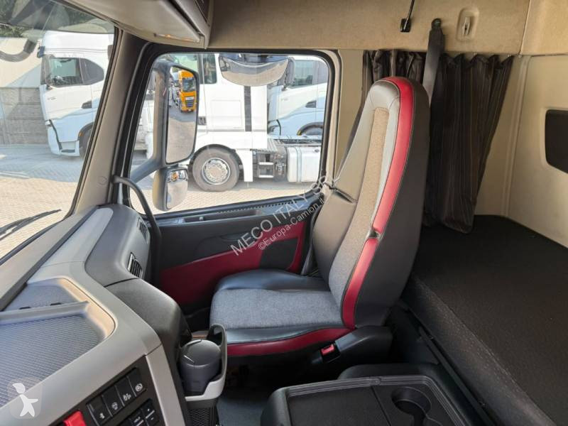 Cabeza tractora Volvo