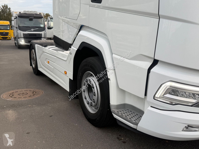 Влекач DAF 530 FT, Retarder, ACC, Standklima,...