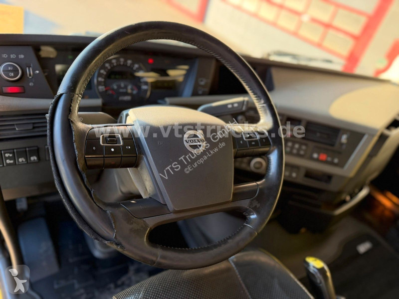 Ciągnik siodłowy Volvo FH 750 8x4 BL  Tridem...