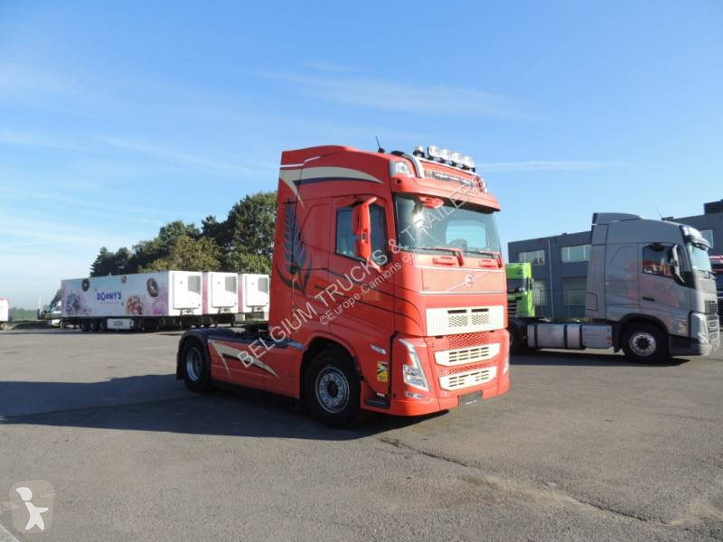 جرار Volvo 500