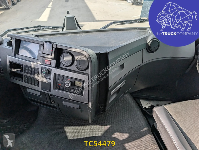 Renault T 460 tractor unit