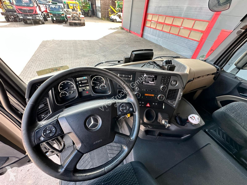 Tahač Mercedes 1846 LS 4x2 BL...