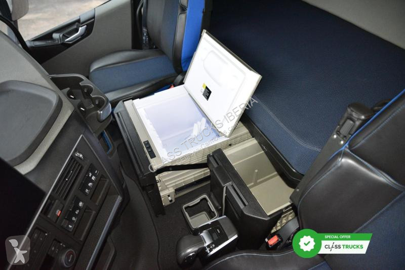 Volvo 500 Globetrotter XL tractor unit
