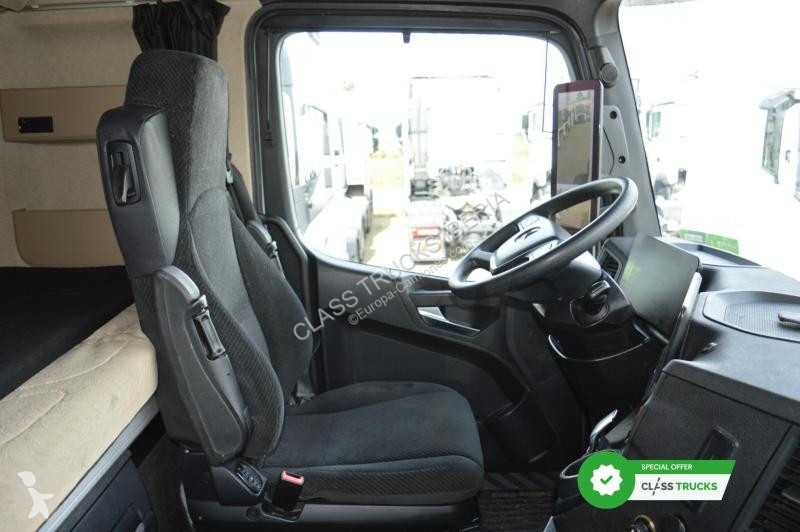 Mercedes 5 1845 BigSpace MirrorCam tractor unit