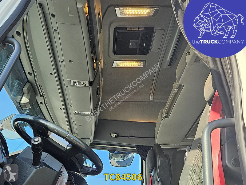 Renault T 520 tractor unit