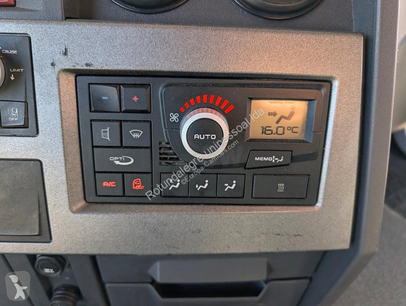 Renault  T 520 tractor unit