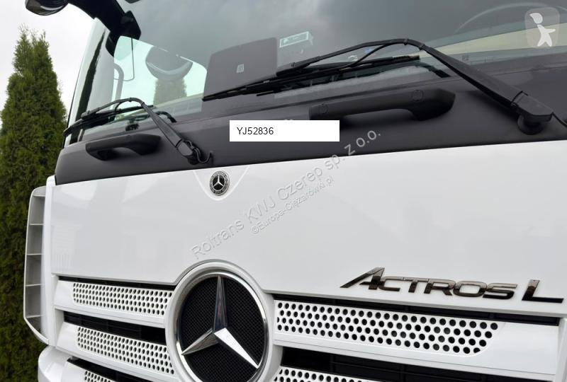 Mercedes 1848 tractor unit