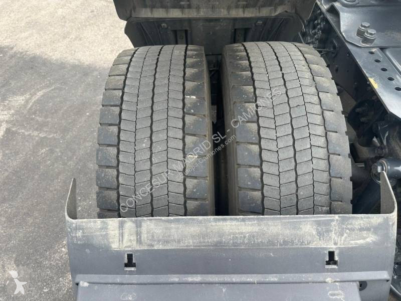 Iveco AS440S49T/P tractor unit