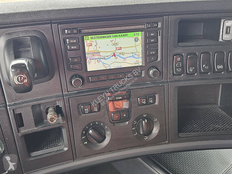 Scania 410 tractor unit