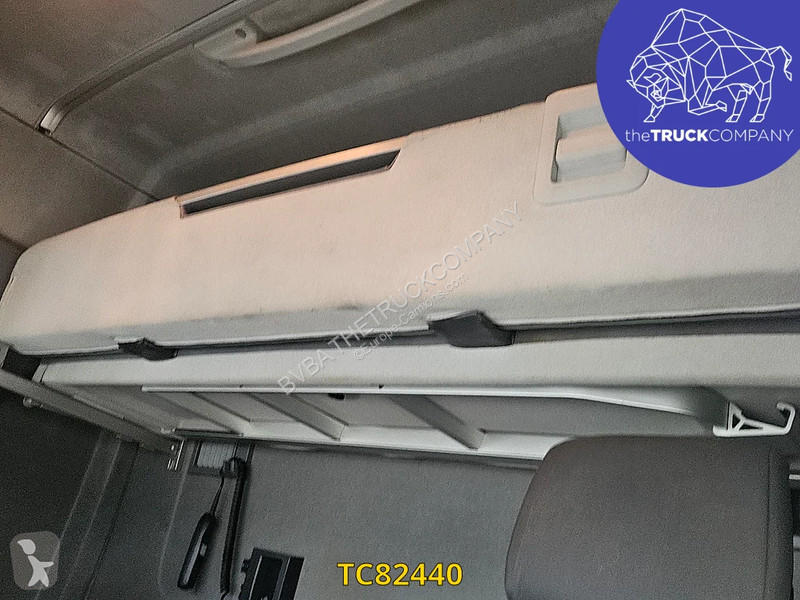 Renault T 440 tractor unit