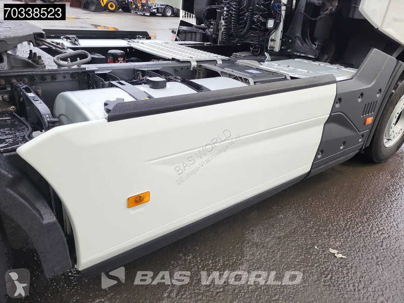 Renault T 520 4X2 HIGH 2xTanks ACC Navi tractor...