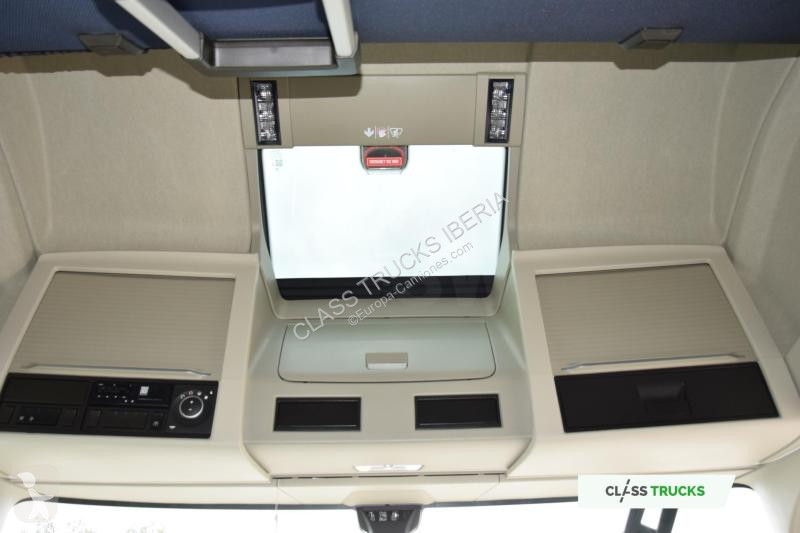 Volvo FH 460 Globetrotter XL i-Save Side Skirts...