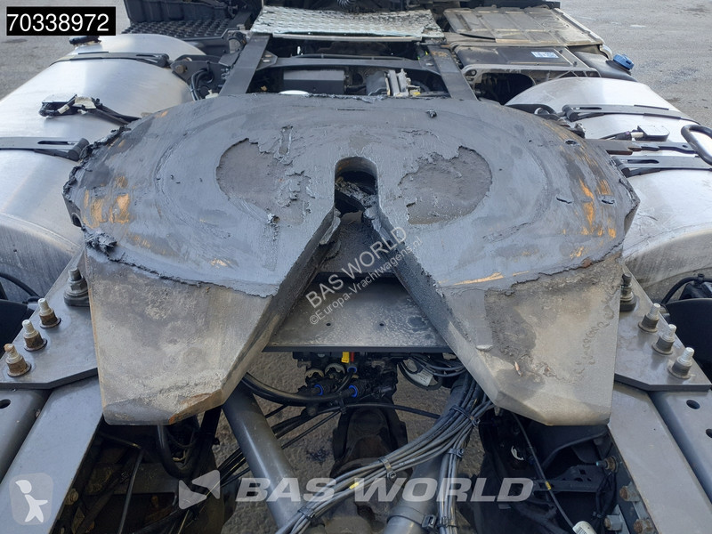 Tahač Volvo 500 4X2 XL 2x Tanks ACC