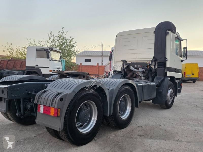 Cabeza tractora Mercedes 3343