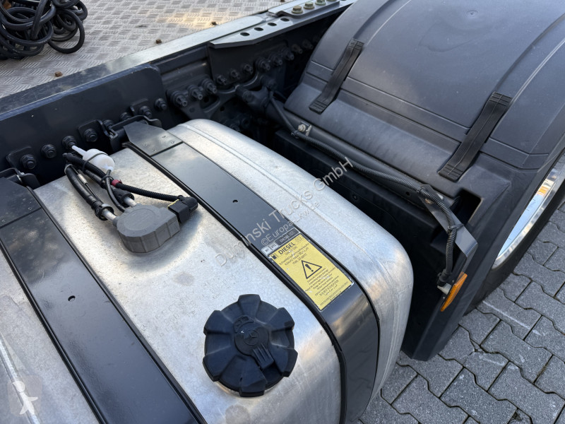 Nyergesvontató Mercedes MP5 2551 6X2 Kran Fassi...