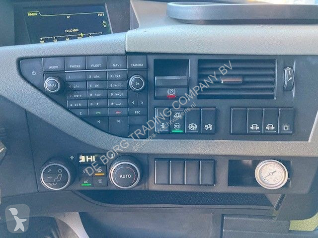 Tahač Volvo 16750 8x4/4